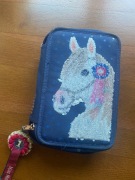 Piórnik z koniem Miss Melody