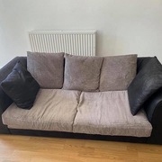 Niska Kanapa z welurowymi poduszkami 