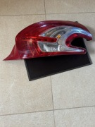 Peugeot 208 12 Lampa prawa depo tył