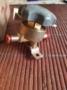 Zawór odcinający do instalacji chłodniczej.