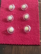 GUZIKI ozdobne,plastik , na stopce, średnica 15mm,sztuk 6 -stan idealny