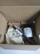 Zestaw prezentowy spa  świeca sojowa, herbata, szczotka do masażu