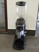 Profesjonalny młynek do kawy Wega