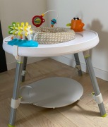 Stolik interaktywny Skip Hop