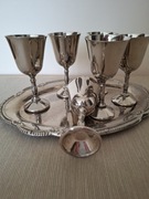 Posrebrzane kieliszki z tacą