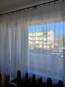 Krótka firanka  woal  z pomarańczowymi wzorkiem  170x430 cm AP