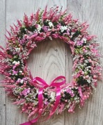 Wianek wiosenny różowy 32cm naturalny gipsówka boho handmade suszone kwiaty