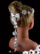 biały stroik do włosów na żyłce z kokardką 