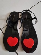 Sandałki czarne z czerwonym sercem 39 nowe
