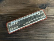 PRL: stara harmonijka Menuet - klasyka gatunku