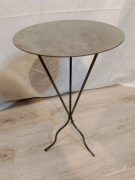 Stolik stalowy okrągły
