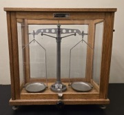 Waga laboratoryjna, apteczna