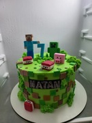 Dekoracje na tort minecraft z masy cukrowej 