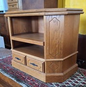 Stylowa szafka rtv z drewna dębowego 