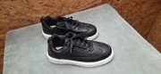 Czarne sneakersy męskie / młodzieżowe, rozmiar 39, lekkie i wygodne