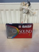 Nowa kaseta magnetofonowa w folii BASF SOUND 90 type l
