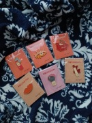 broszka / przypinka / pin żel Isana, oko, koszyk, usta, pędzel, szminka