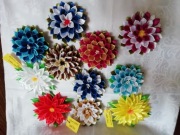 KWIATY ATŁAS OZDOBA BROSZKA DEKORACJA HANDMADE