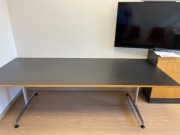 Stol konferencyjny czarny