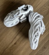 Sneakersy Adidas adiFOM Q