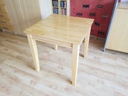 STOL Z LITEGO DRZEWA Z ODKRECANYMI NOGAMI 75x75cm