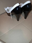 Buty szpilki czarne wysoki połysk 