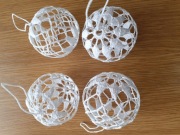 BOMBKI SZYDEŁKOWE RĘCZNIE ROBIONE 4 szt (15) 