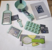 ZESTAW AKCESORIÓW KUCHENNYCH LIVARNO – 8 ELEMENTÓW – MIĘTOWY