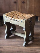 Stołek,  siedzisko myśliwskie,  pleciona skóra 