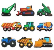 Przypinki charms piny do butów typu crocs pojazdy budowlane koparka auta 9 