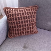 Wiosenna poduszka ozdobna ze sznurka bawełnianego 