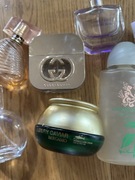 Puste opakowania po markowych kosmetykach