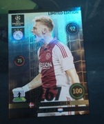 Viktor Fischer UFC limited edition 
