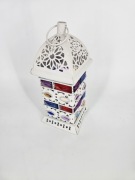 Latarenka Orientalna – Ażurowy Lampion z Kolorowymi Witrażami