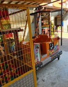 Koparka z wrzutnikiem monet