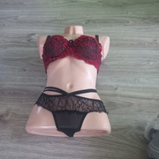 Biustonosz damski i stringi       F  