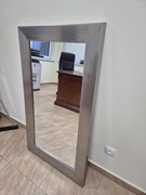 Lustro w srebrnej ramie wymiary 117,7 cm c 68,5 cm