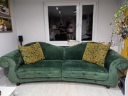 Kanapa w pięknym kolorze zieleni 