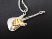Naszyjnik gitara elektryczna wisiorek z  łańcuszkiem 