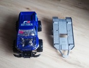 Samochód z przyczepą