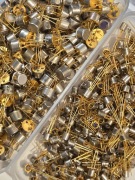 Tranzystory UFO pozłacane 385g odzysk złom elektroniczny  CEMI UNITRA TESLA