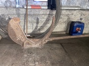 Zabytkowa gilotyna do słomy