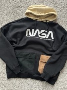 Czarna bluza hoodie House NASA z kapturem i kieszeniami oversize rozmiar M