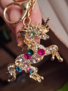 Piękny brelok zawieszka biżuteryjna jednorożec do torebki, kluczy