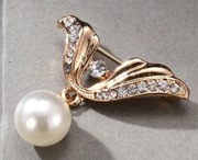 Starodawna broszka pozłacana babcina