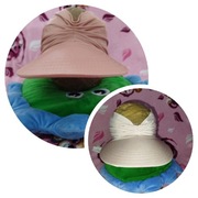 Zestaw bejsbolówek z daszkiem i otworem na kucyk.