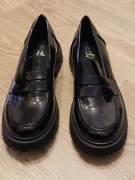 Buty Mokasyny damskie czarne lakierowane na grubej podeszwie 
