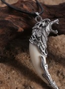 Wisior w kształcie kła wilczego na rzemyku 55 cm viking wilk unisex