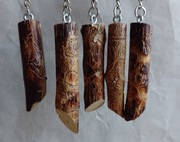 Brelok prosto z lasu. Ślady kornika