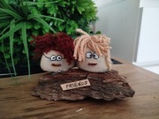 Dekoracja - buźki kamienne z fryzurą 